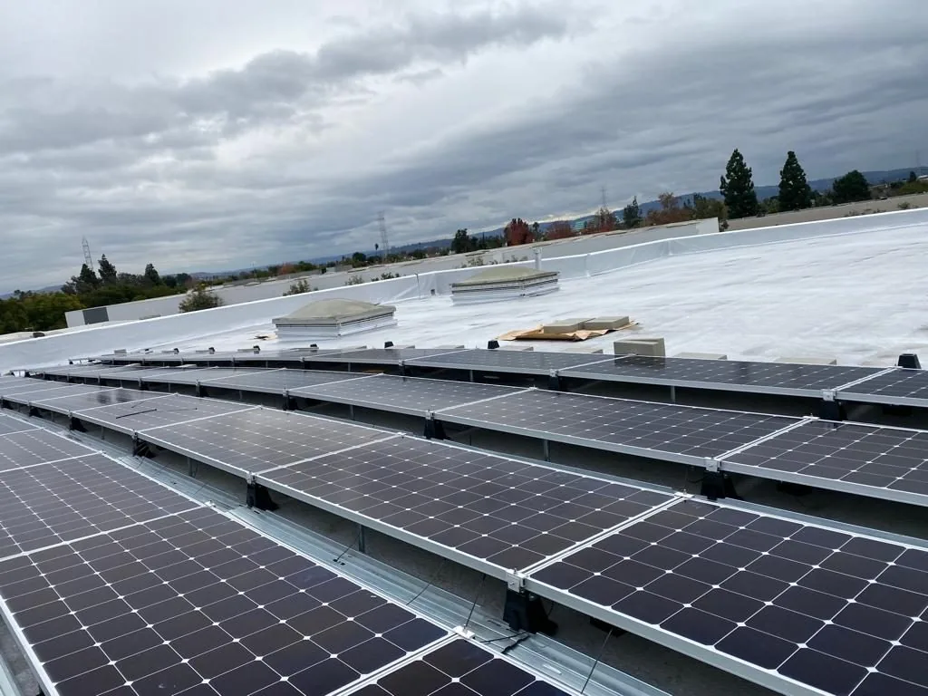 Commercial rooftop solar panels